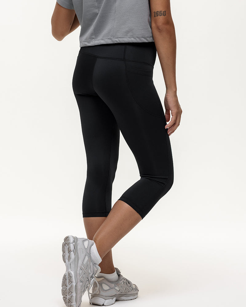 High Rise Capri Genesis Leggings - Black Onyx