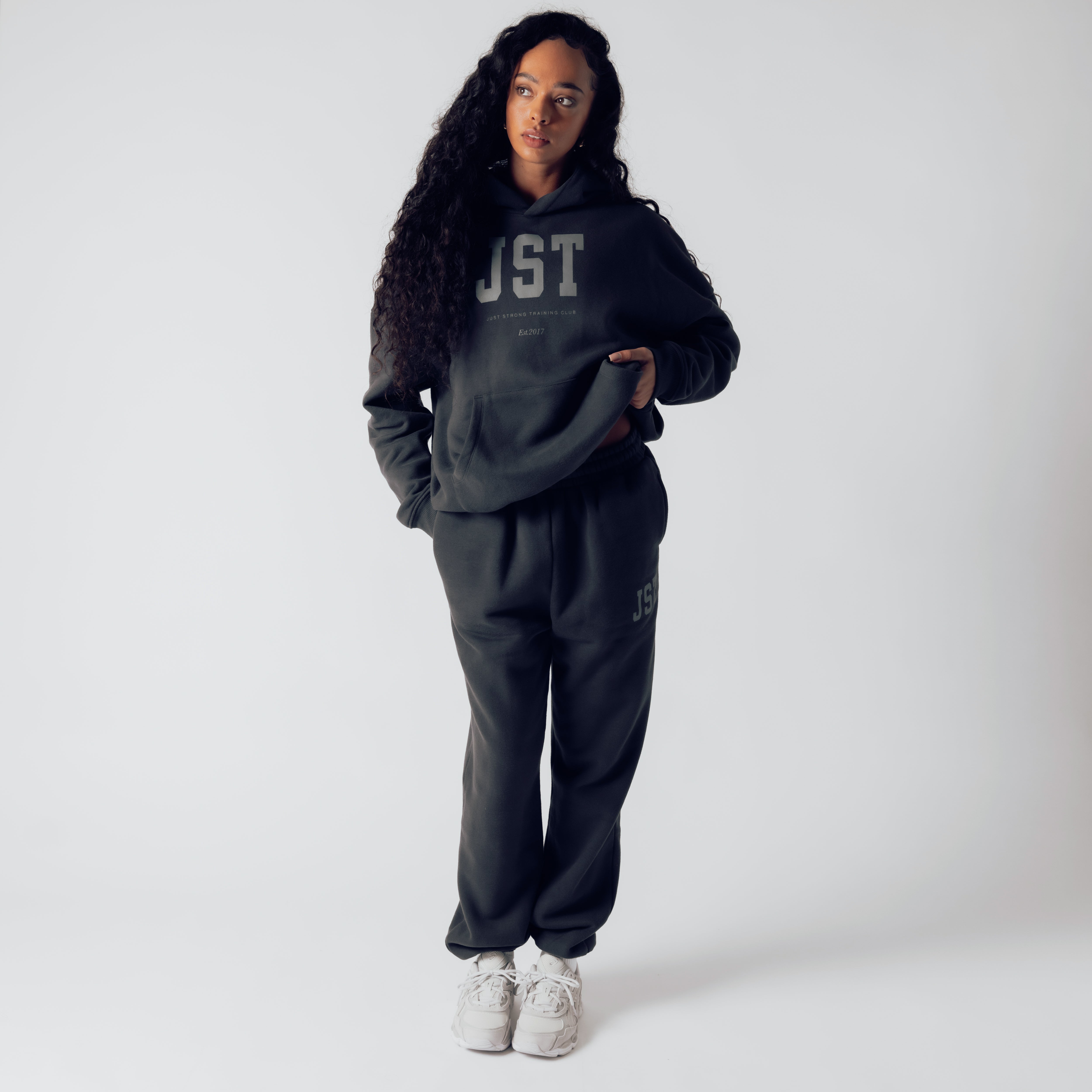 Training Club Oversized Joggers - Washed Black